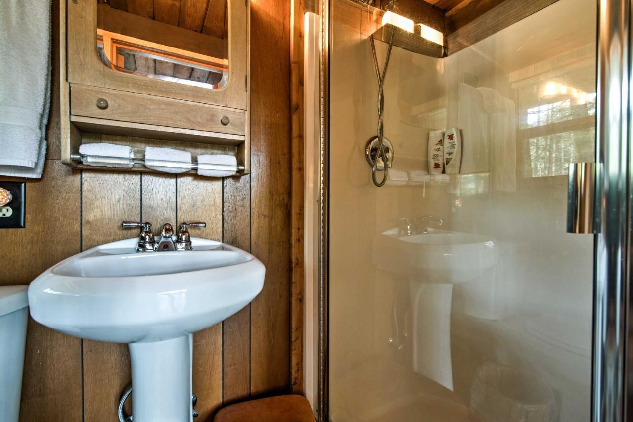 Serene Washington Escape With Deck And Mountain Views! Packwood Eksteriør billede